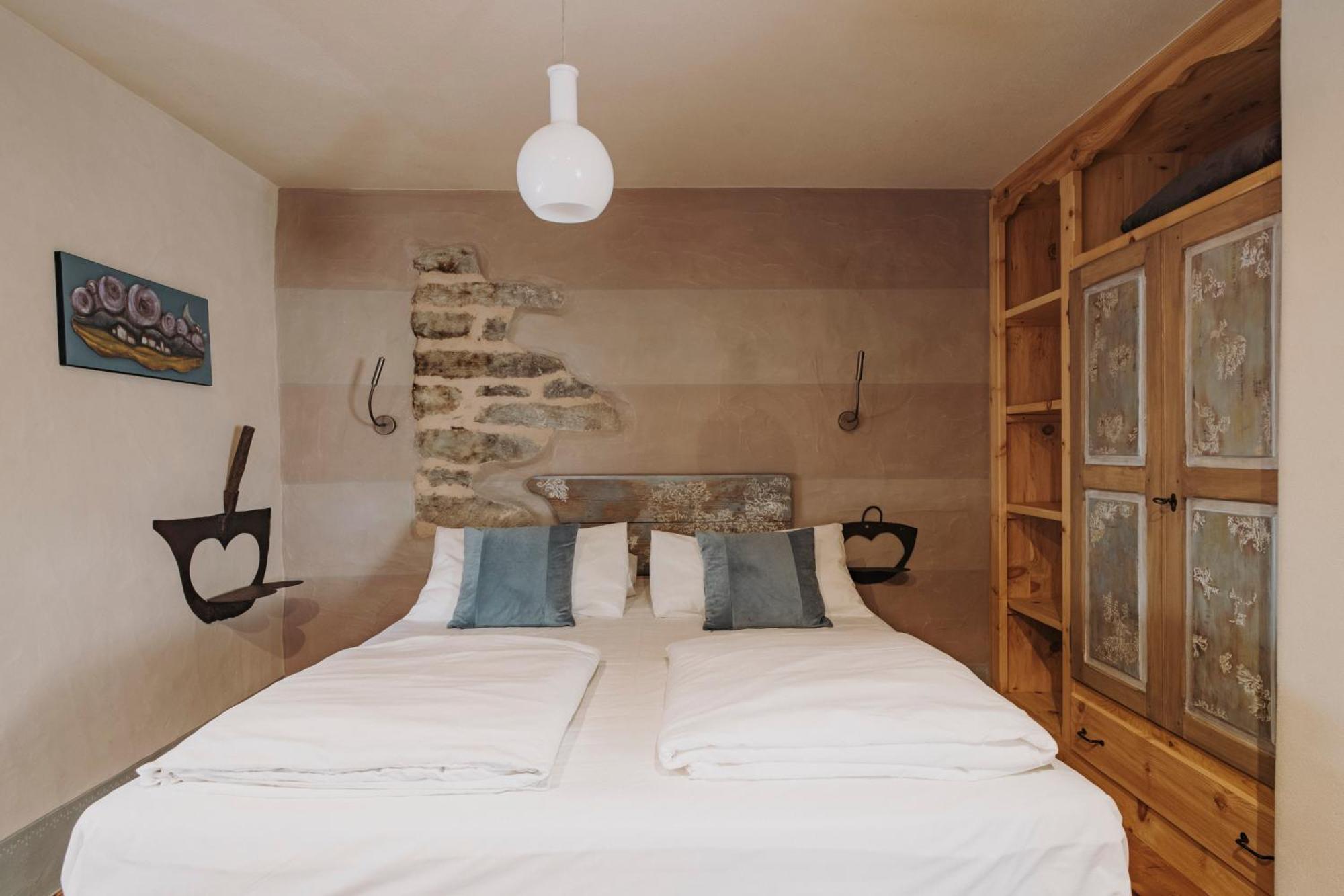 Au Coeur Du Village Chambres D'Hotes & Spa Arnad Exterior photo